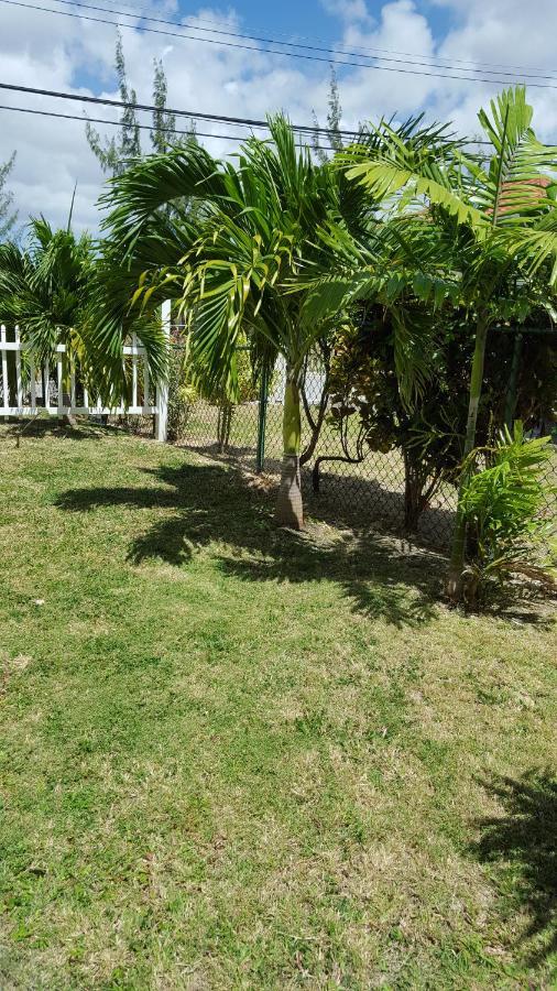 Cynson Villa Holiday Accommodations Christ Church Exterior foto